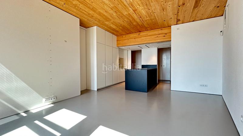 Foto b60e39c7-4052-4a2e-b6c2-1c63f1c13b74. Àtic amb calefacció a Guinardó Barcelona