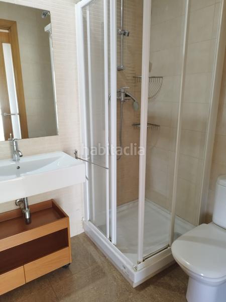 Foto 1cdc109e-0793-480c-9020-0cd1c228682d. Piso en carrer de sant crispí 144 piso seminuevo con balcón !!! soleado !!! en Terrassa