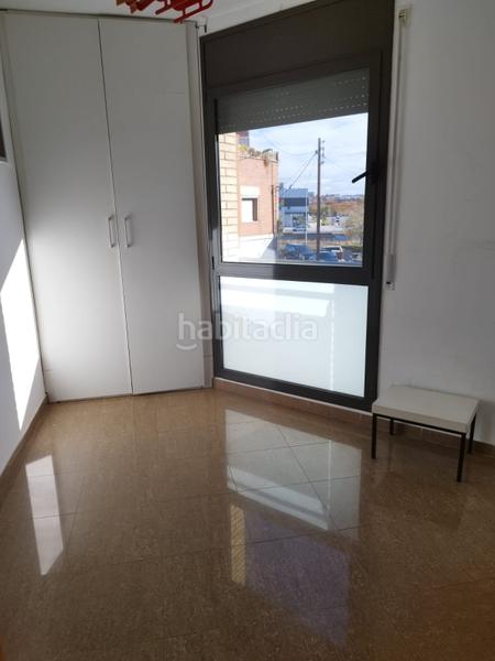 Foto 77b472ab-da5c-4813-9b84-3107c20f7c42. Piso en carrer de sant crispí 144 piso seminuevo con balcón !!! soleado !!! en Terrassa