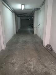 Local commercial dans La Serreta. Local de 180m2 !!! oportunidad para emprender negocio !!