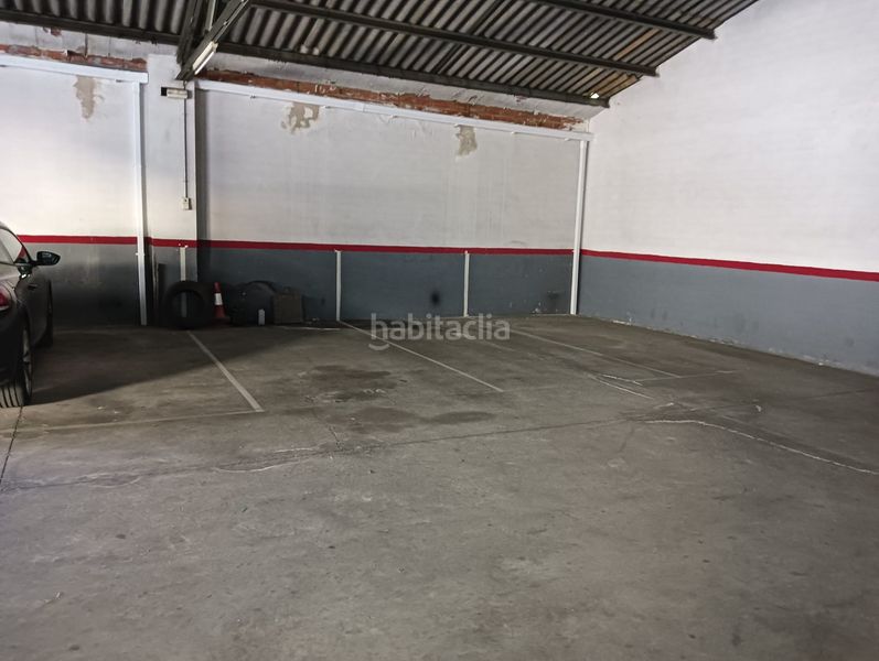 Foto e4656bb4-08b2-4dab-902c-02a9e9a42368. Lloguer aparcament cotxe a Progrés Rubí
