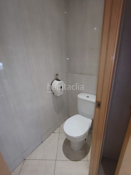Foto 7f2fcd5d-0f9f-4adc-a6d1-4f3e5d16a2ba. Lloguer local comercial a Mercat Rubí
