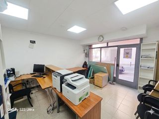 Local Comercial a Lloreda. Local ideal para emprender negocio !!!