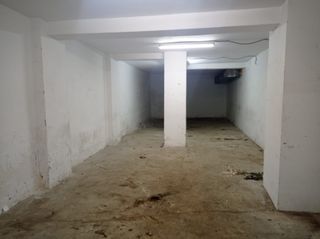 Lloguer Local Comercial a Santa Rosa. Local en alquiler