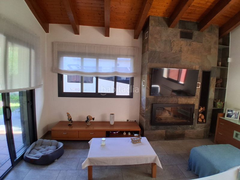 Foto f2a27e38-76a3-4682-86b6-cdf54eea92d8. Casa amb xemeneia calefacció aparcament piscina a Vacarisses