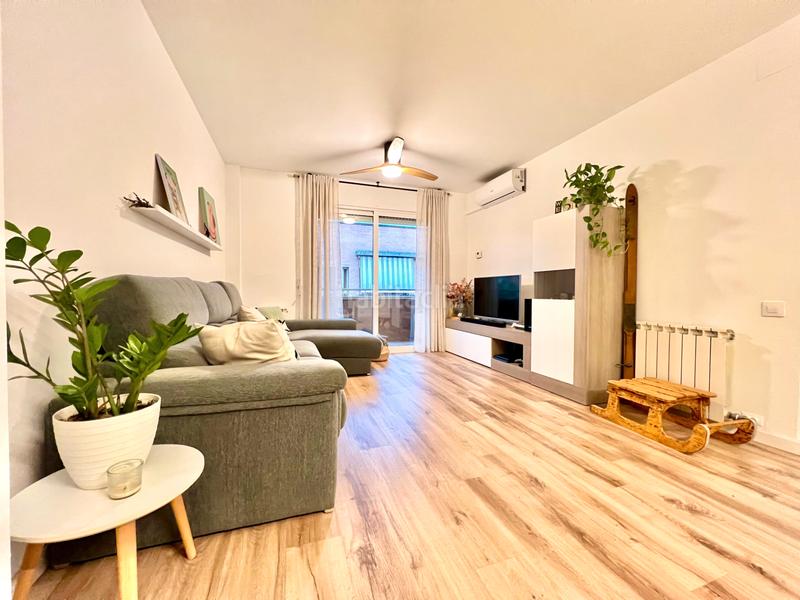 Foto 494183c7-7a6e-413a-82bf-fd09d145063f. Pis amb calefacció aparcament piscina a Santa Perpètua de Mogoda