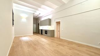 Piso  Carrer de sant pere mitjà. Vivienda en ciutat vella