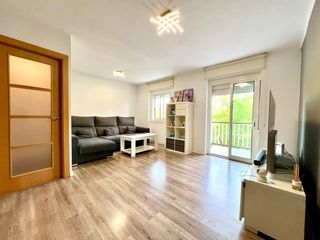 Piso en Llagosta (La). Vivienda con espectacular balcón