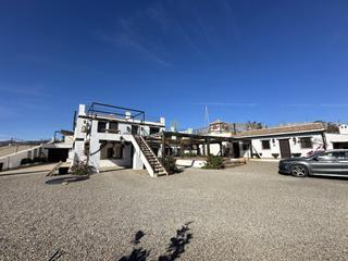 Maison à El Rubial. Casa con finca en venta en el cocon, 7 dormitorios.