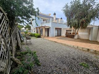Xalet a Casco Antiguo. Chalet en venta en los geráneos, 3 dormitorios.