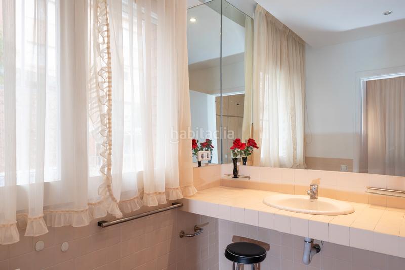 Foto 0c27ab8f-39b4-48df-b43a-5087b893912a. Alquiler piso  temporada c/ joan güell- en Barri de les Corts Barcelona