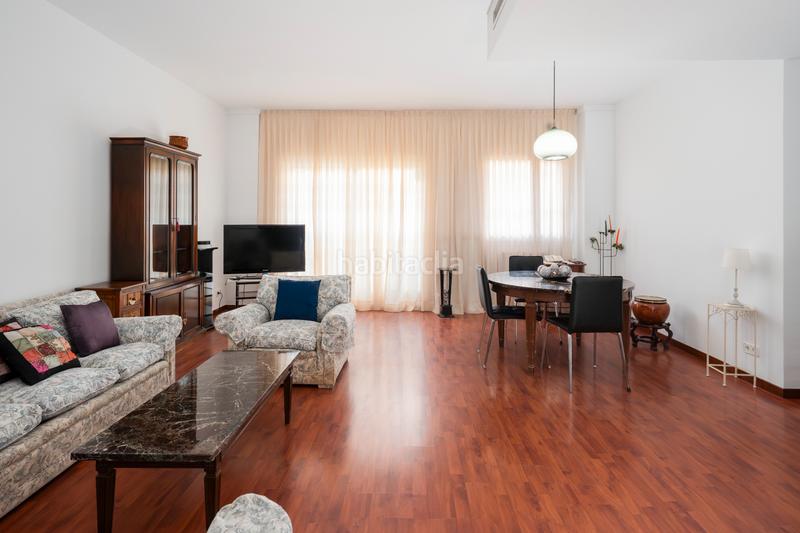 Foto f7799be2-e103-4ecb-8695-ca28fdccd21b. Alquiler piso  temporada c/ joan güell- en Barri de les Corts Barcelona