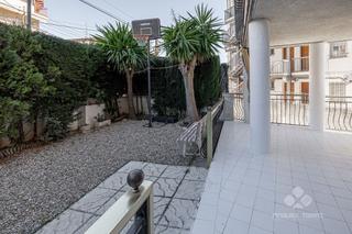 Pis a Cunit Residencial. Planta baja con terraza y jardín en cal cego, cunit