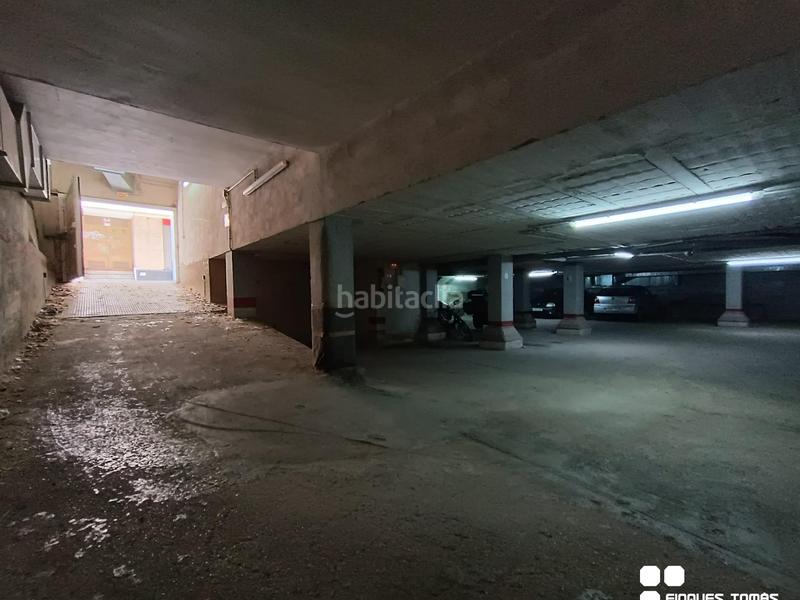 Foto fde6b9dd-b796-4858-94ee-ad15ca6fc57f. Parking coche parking segunda línea playa en Calafell platja Calafell