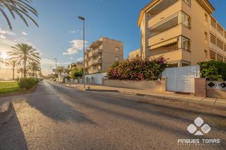 Etagenwohnung in Can Nicolau - Les Sorres - Valparaiso. Piso luminoso en primera línea con vistas al mar en cunit
