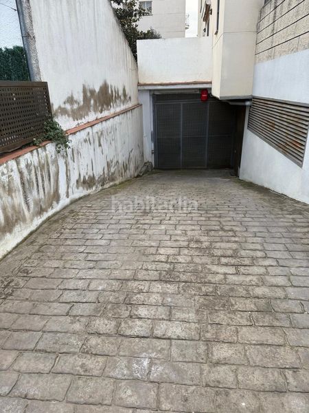 Foto ea635247-cd0f-479a-a730-a684b5edfbbb. Aparcament cotxe a Segur Platja Segur de Calafell