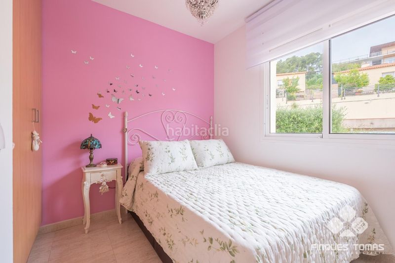 Foto 02b53249-62a8-451d-976c-e8f2db1be6ca. Casa adossada amb aparcament piscina a Segur de Calafell nucli urbà Segur de Calafell