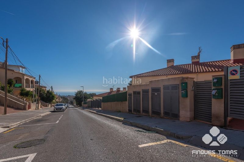 Foto 2c1ce905-b32b-4533-bdce-56a1d42bf2c0. Casa adossada amb aparcament piscina a Segur de Calafell nucli urbà Segur de Calafell