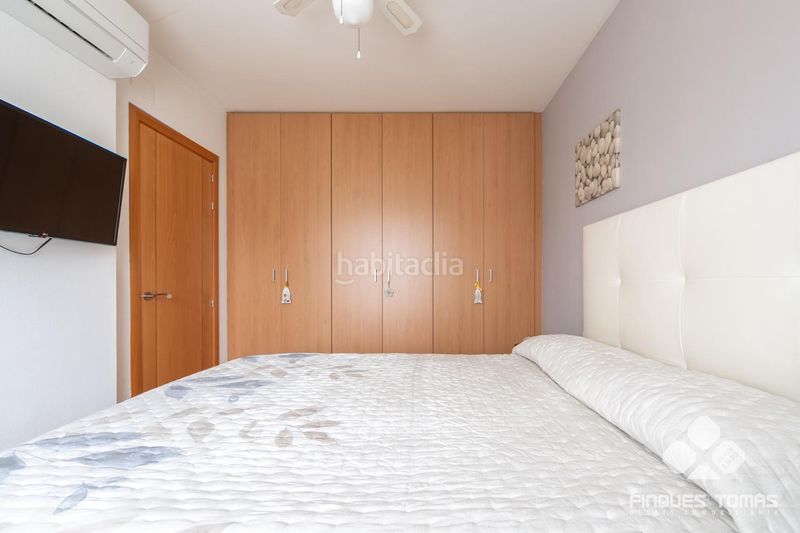 Foto 3a824449-d16f-48ea-932e-d20055e53bd2. Casa adossada amb aparcament piscina a Segur de Calafell nucli urbà Segur de Calafell