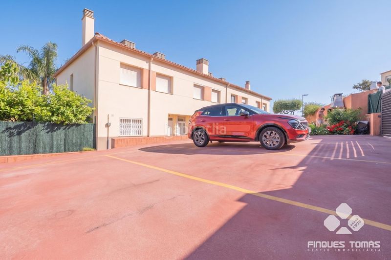 Foto 58afa404-a7d4-457c-a305-459ef579c4bf. Casa adossada amb aparcament piscina a Segur de Calafell nucli urbà Segur de Calafell