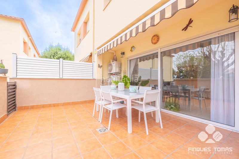 Foto 5a5a7088-8d1d-4e0b-854e-80e394156687. Casa adossada amb aparcament piscina a Segur de Calafell nucli urbà Segur de Calafell