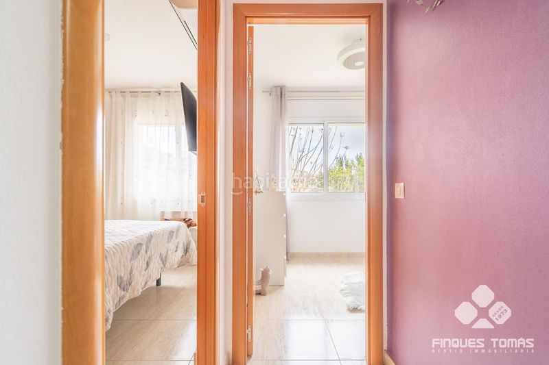 Foto b56376ea-4a1e-4230-af28-6803a927a7c5. Casa adossada amb aparcament piscina a Segur de Calafell nucli urbà Segur de Calafell