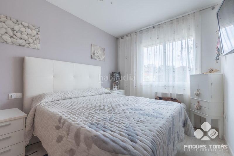 Foto cb009d9e-3d06-447b-beb7-a1c47e8280f2. Casa adossada amb aparcament piscina a Segur de Calafell nucli urbà Segur de Calafell