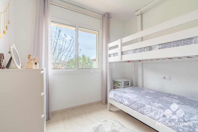Foto d8809c8b-b1de-47ae-803c-16aa83ea62f8. Casa adossada amb aparcament piscina a Segur de Calafell nucli urbà Segur de Calafell