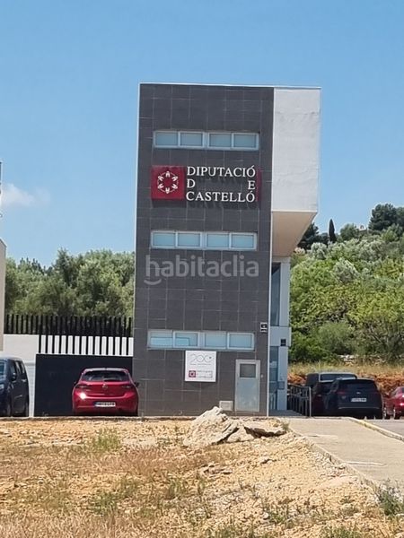 Foto 242f5973-cd0e-4c95-b7a0-bc953f849ce0. Edificio con piscina in Vall d´Alba