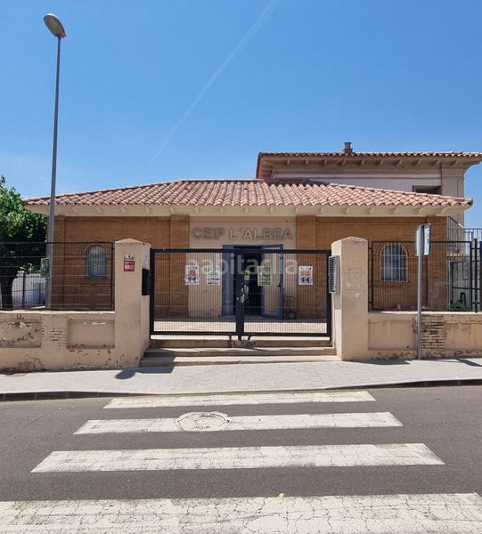 Foto 51f3bcfe-fc2b-4a74-8baf-99fdbf326f6d. Edificio con piscina in Vall d´Alba