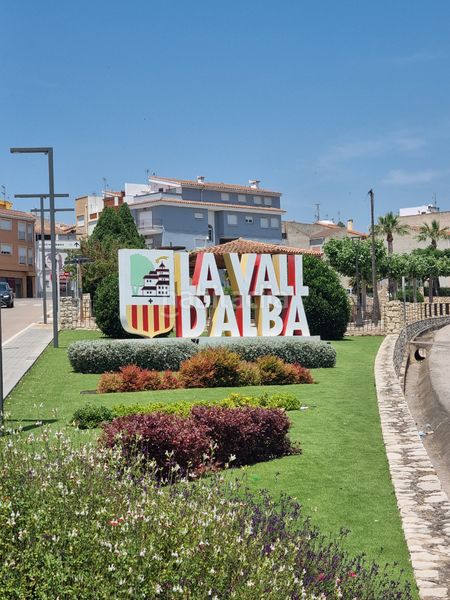 Foto aa348690-08d5-4219-b1e5-5603efdfe6c9. Edificio con piscina in Vall d´Alba