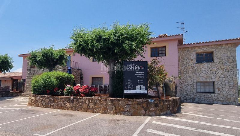 Foto db2f47e0-f289-47da-8eca-9982f6912108. Edificio con piscina in Vall d´Alba