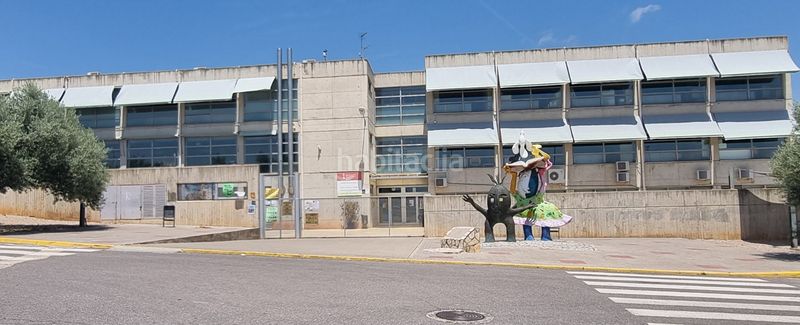 Foto e93892e9-b7a4-4b27-a8a9-b76cb33466f9. Edificio con piscina in Vall d´Alba