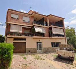 Edificio en Vall d�Alba. Se vende finca de 3 alturas ideal para inversores