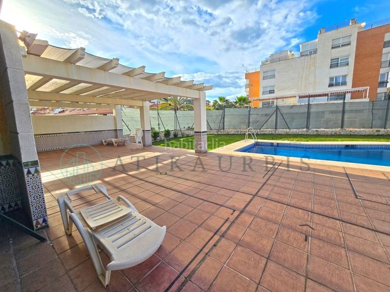 Foto 36d84d28-68f4-447c-b335-5cc1e15f9703. Dúplex amb aparcament piscina a San Alberto - La Alcubilla - Florisol Málaga