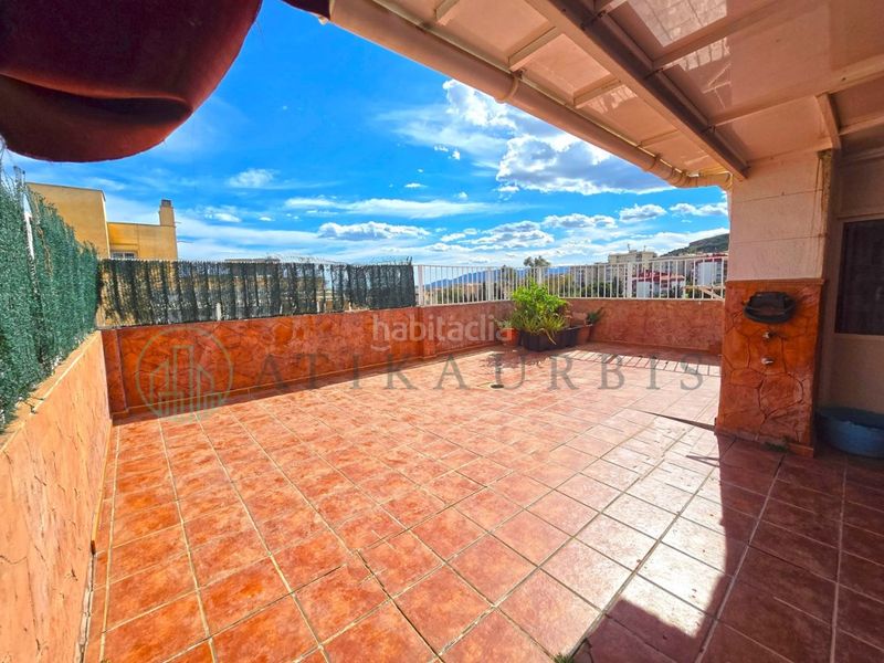 Foto a52fc1ff-e101-4ff5-b5ab-d01ecfb6f769. Dúplex amb aparcament piscina a San Alberto - La Alcubilla - Florisol Málaga