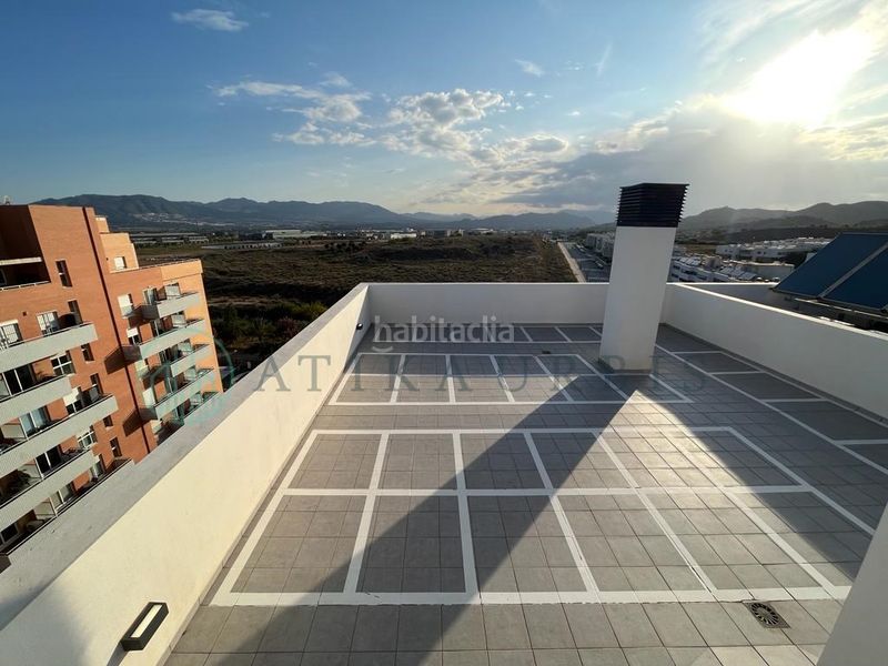 Foto b94d4e86-3026-4301-9f5b-898a4d6afb6f. Lloguer àtic amb aparcament piscina a El Consul - Ciudad Universitaria - El Romeral Málaga