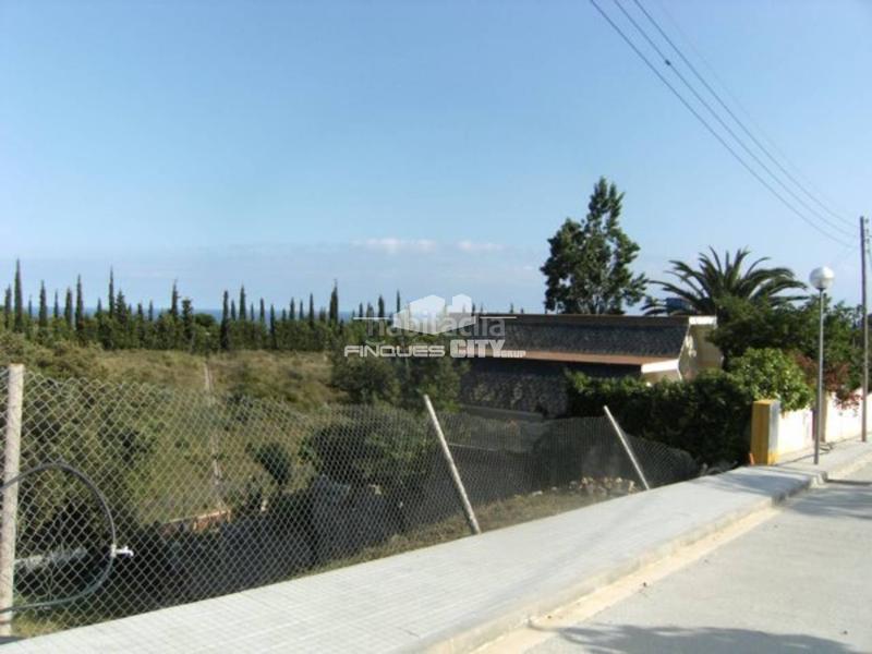 Foto 2240f14a-0cc7-4ffa-b97d-0ee3c6e73ec1. Wohngrundstück in Can Carreras - Montessol Pineda de Mar