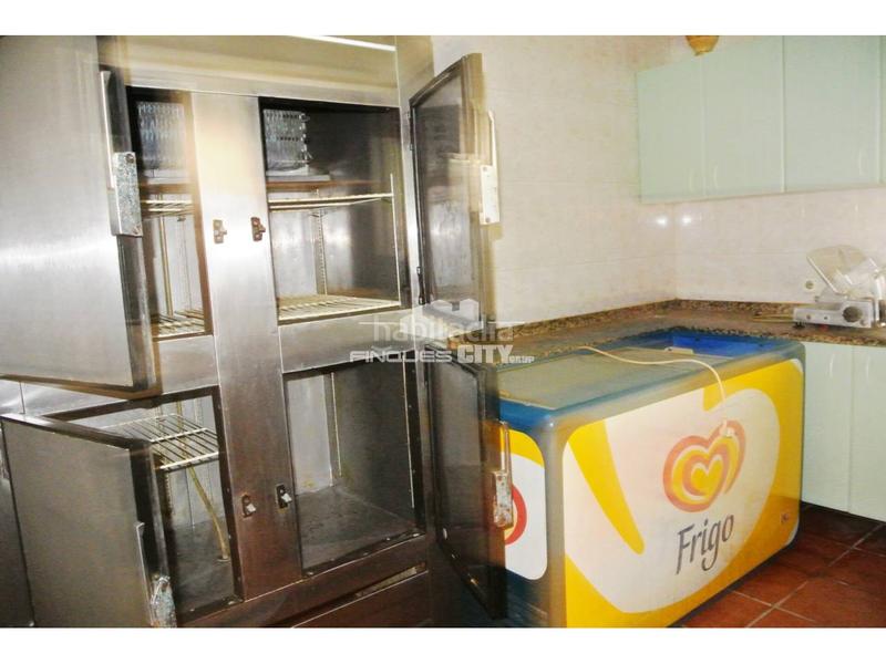 Foto 3a4db7dd-e4c6-4a74-9cbb-1c709f3c2309. Local comercial a La plantera Blanes