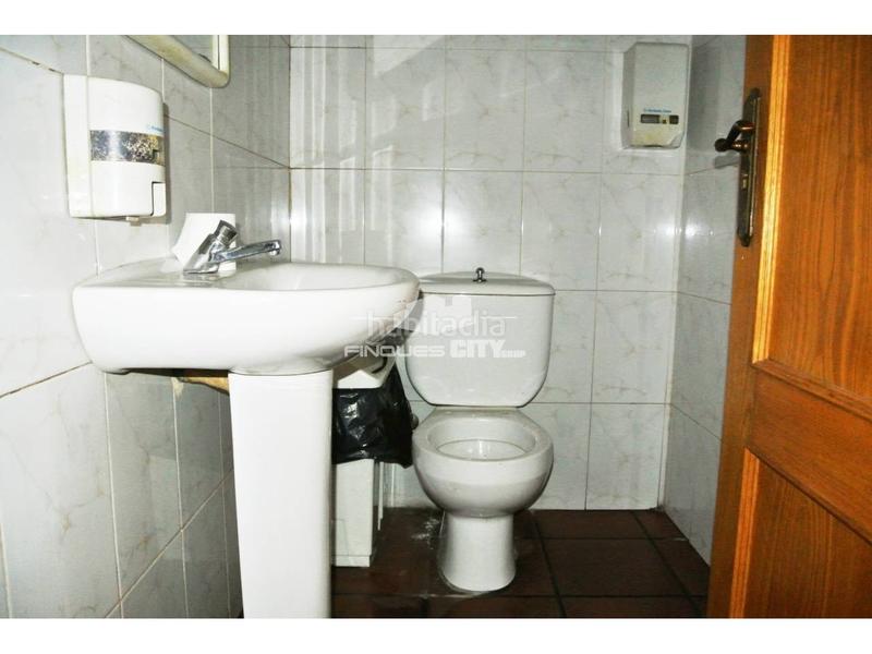 Foto dda20ebc-3815-40ca-9917-43278a42f5ea. Local comercial a La plantera Blanes