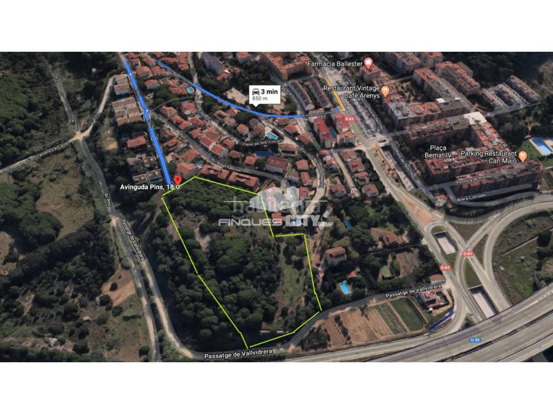 Foto ad551af3-12a8-4aec-9279-696727457a9a. Gewerbliches grundstück in Zona alta Arenys de Mar