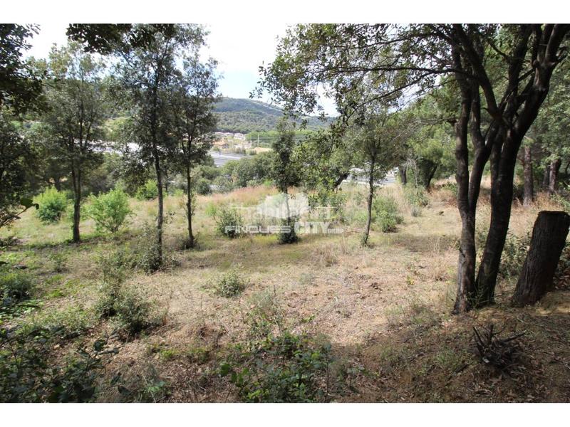 Foto c1755060-db3e-4252-b9f2-4f8f62b85ec2. Gewerbliches grundstück in Zona alta Arenys de Mar