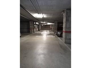 Parking coche en Joan Fuster