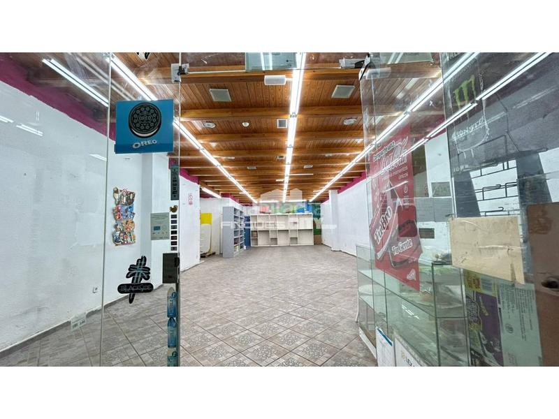 Foto bc769ca7-193d-4e08-b2ad-90c22aa75965. Alquiler local comercial en cervantes 56 local comercial 150m2 en Calella