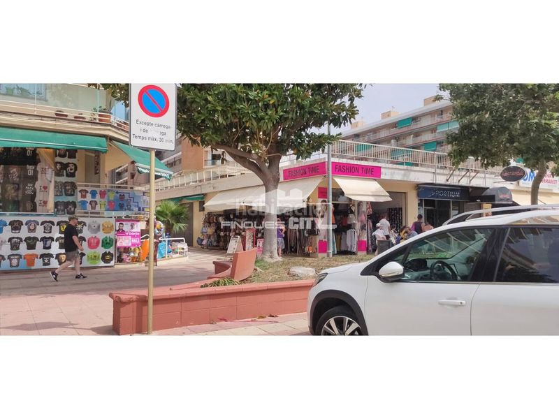 Foto 54f69a5f-4986-47f0-88c3-b5ec1997a4a8. Local comercial a Malgrat de Mar