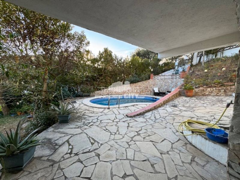 Foto 5212b38d-4115-4168-bfee-0b9d4cadf11d. Xalet amb aparcament piscina a Can Carreras - Montessol Pineda de Mar