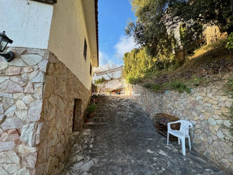 Foto 76a6e508-9c61-4505-be98-357c033d23c4. Xalet amb aparcament piscina a Can Carreras - Montessol Pineda de Mar