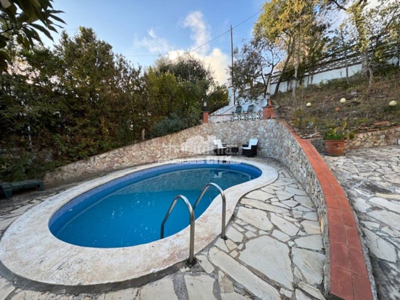 Foto 82bd12ee-a79c-4d83-b5e5-fe64b9fcb7ed. Xalet amb aparcament piscina a Can Carreras - Montessol Pineda de Mar