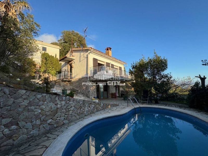 Foto f022e5f9-3a1d-4ed4-99b8-dc5524026937. Xalet amb aparcament piscina a Can Carreras - Montessol Pineda de Mar