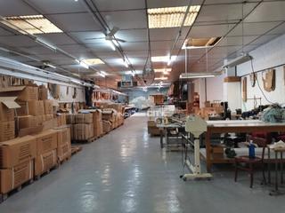 Nau industrial  Marconi. Nave comercial en venta en can morésanta anna